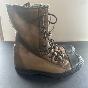 Converse boot